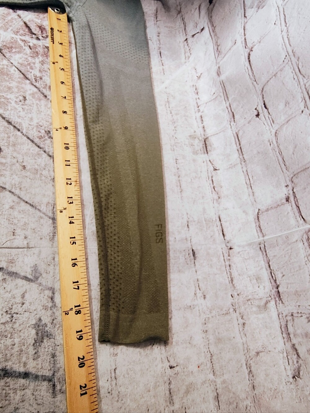 Figs Salta Seamless Under scrub Olive Compression Longsleeve Shirt M - Picture 12 of 13